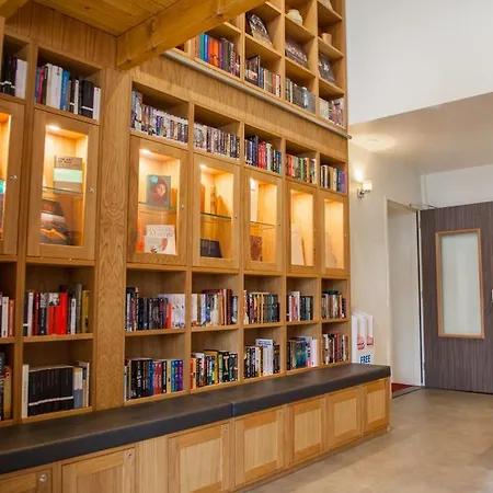 Budget Y Boulevard Hotel